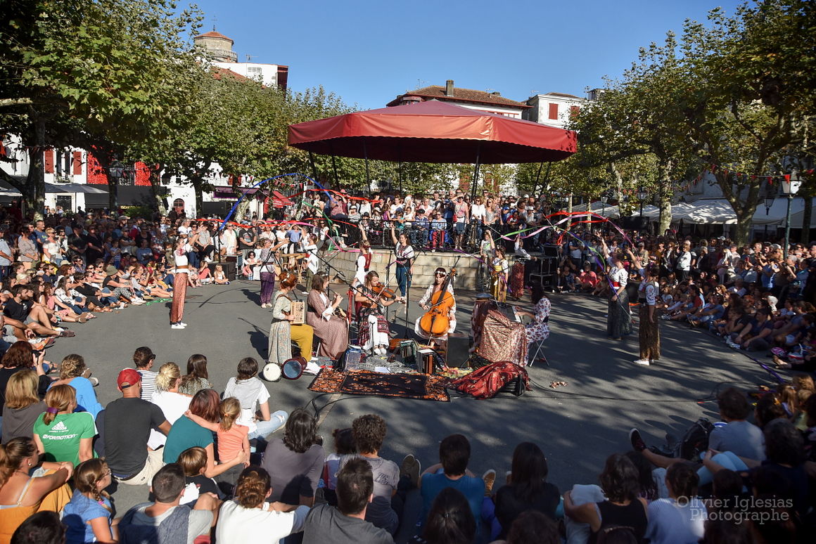 Spectacle Hariz Hari<br />ZARENA ZARELAKO<br />St-Jean-de-Luz