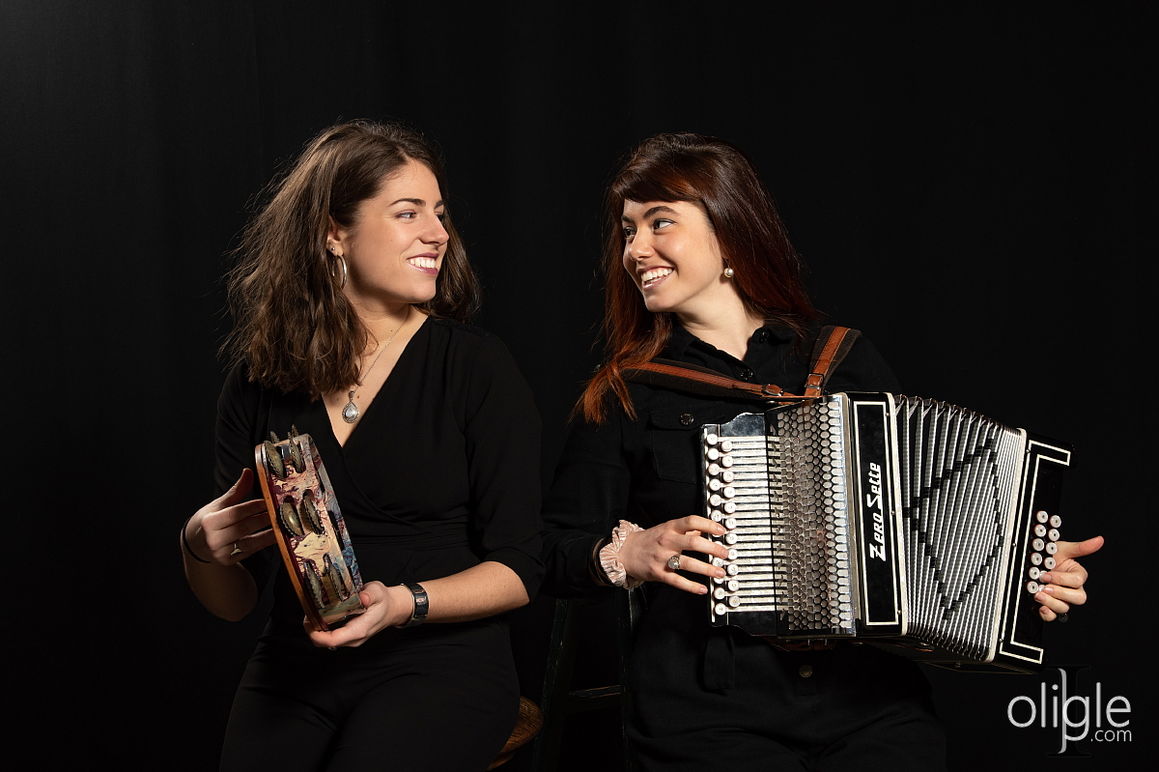 PORTRAITS<br />Deux amies<br />en studio