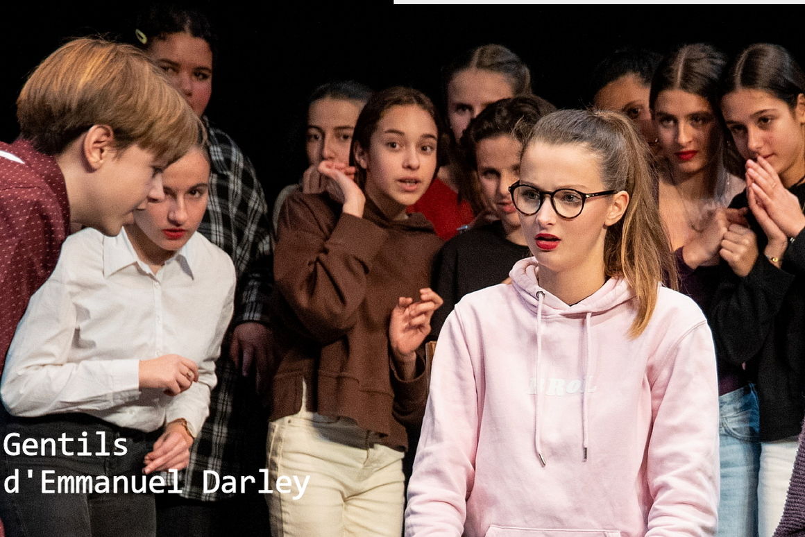 SCARAMUCCIA THEATRE<br />Premières scènes 2021-22<br />Ateliers Ados